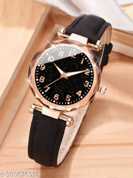 Best Quality Ethnic Embossed Designer Shine Round Dial with Slim Fit Leather Belt Women Analog Watches for Girls