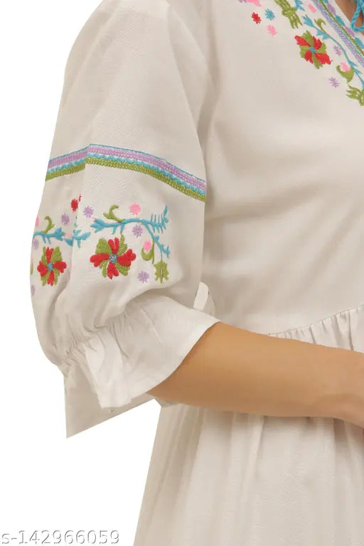 Women's Off-White Embroidered Round Neck Kurta: Best Valentine's Day Gifts for Women