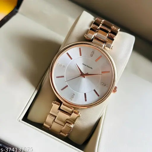  New Fancy Solid Dial Attractive Metal Chain Attractive Bracelet Analog Watch for Women